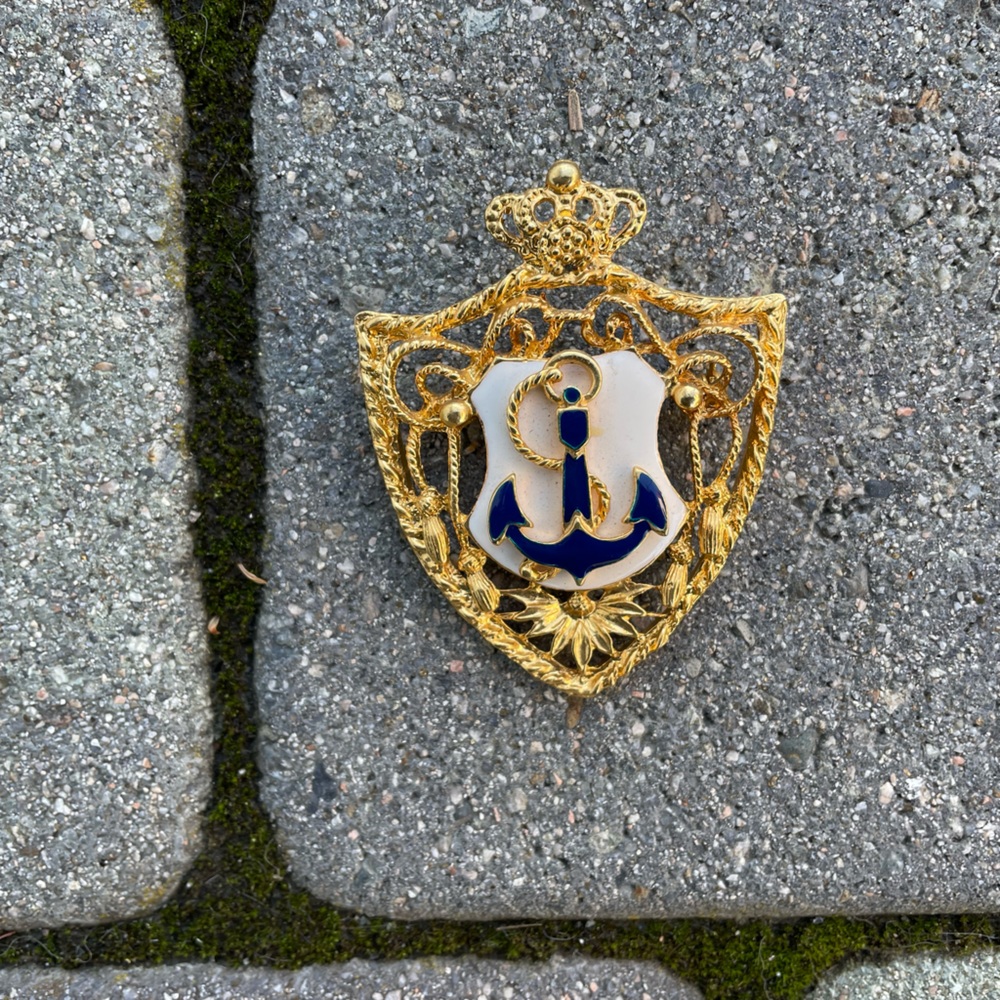 Gold Hardware Nautical Crest Brooch Pin with Anchor